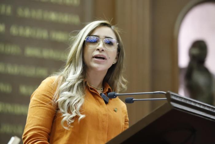 Buscan detectar riesgos de salud mental en escuelas de Michoacán