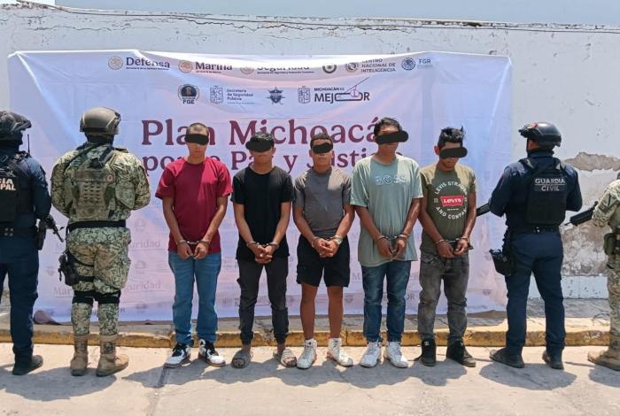 Caen cinco con droga, en Cenobio Moreno