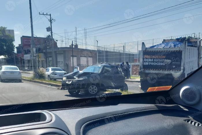 Carambola complica aún más el tráfico en Libramiento de Morelia
