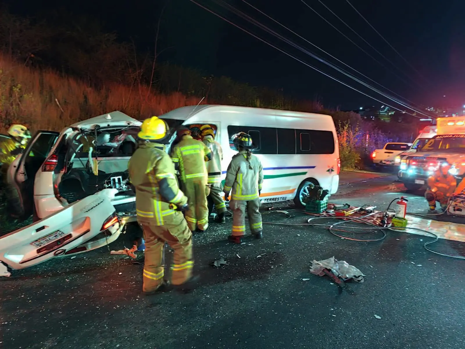 Carambola en Morelia deja dos mujeres fallecidas y nueve lesionados
