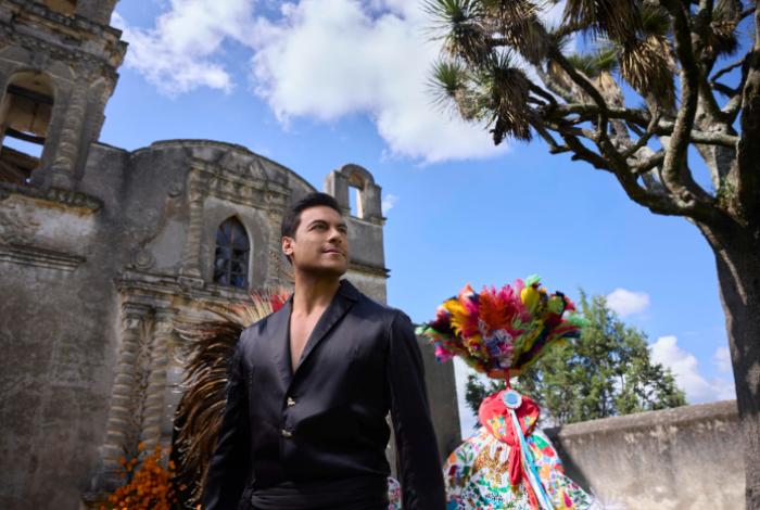Carlos Rivera espera que su disco de mariachi conecte con mexicanos que "jamás regresarán" al país