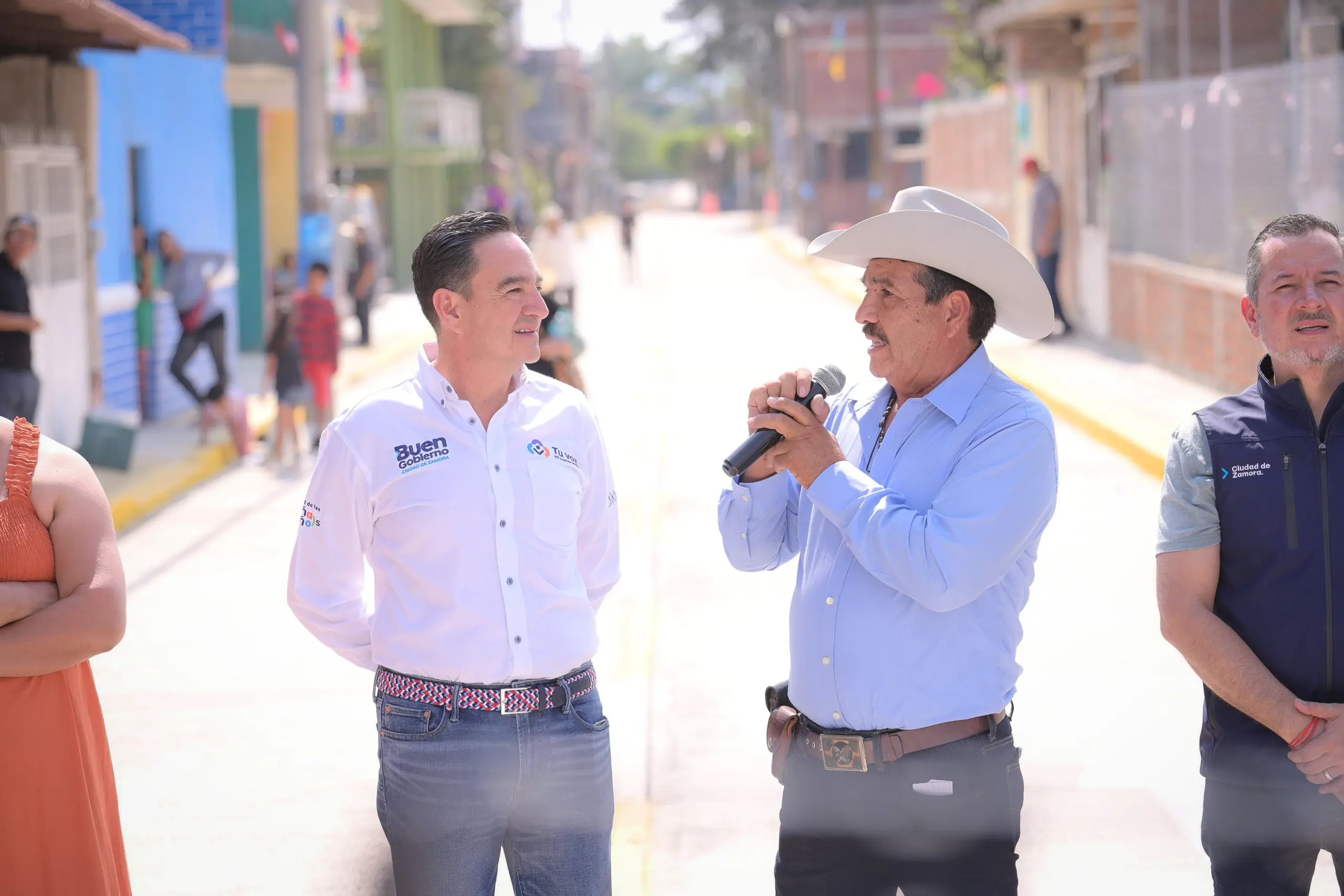 Carlos Soto impulsa obra pública en comunidades; entrega pavimentación en Romero de Guzmán