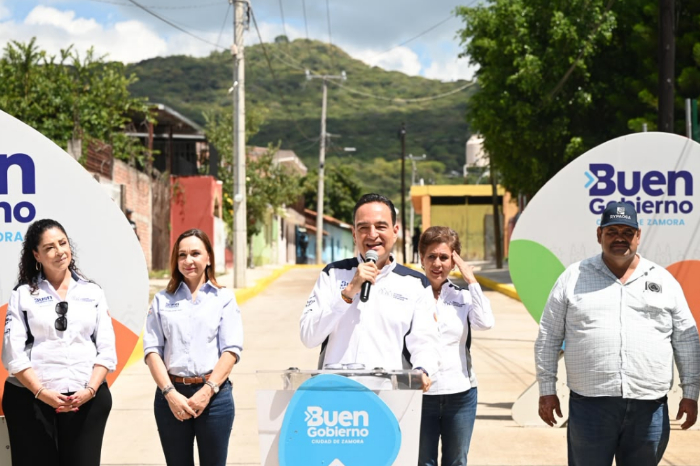 Carlos Soto inaugura pavimentación de la calle Francisco Villa en Atecucario