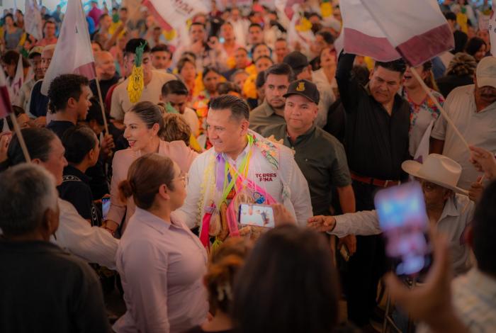 Carlos Torres Piña intensifica sus recorridos por distintas regiones de Michoacán