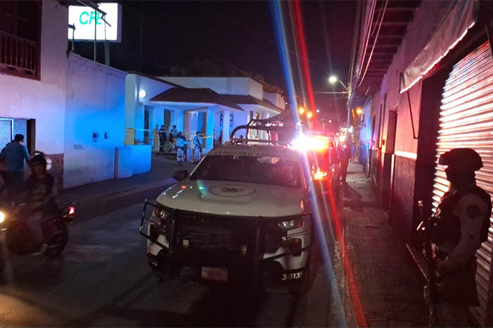 Cateo y tiroteo en Uruapan: Reportan un detenido y dos agentes heridos