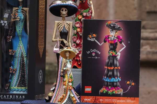 Catrinas de Capula conquistan LEGO, pero ¿y las regalías a los artesanos?