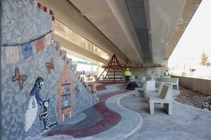 Catrinas de Capula dan vida al bajopuente de Villas del Pedregal