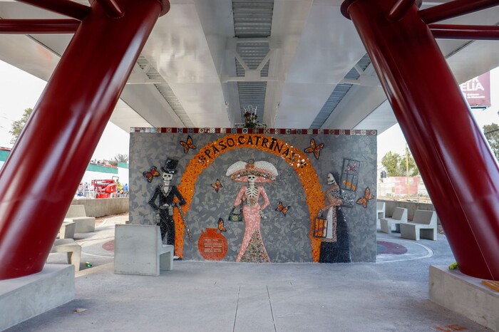 Catrinas de Capula dan vida al bajopuente de Villas del Pedregal: SCOP