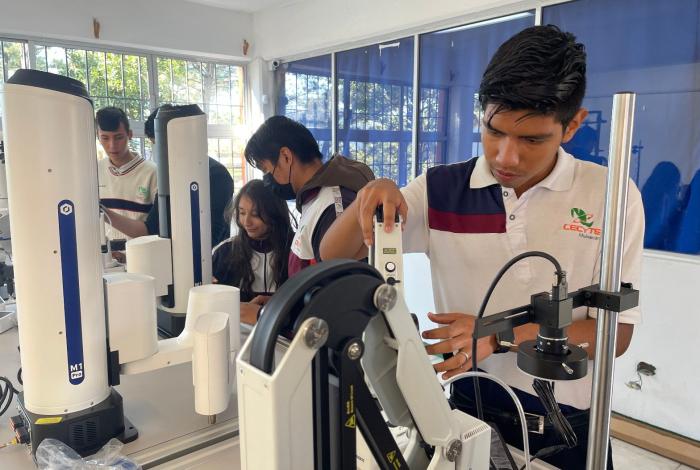 Cecytem ofrece carrera técnica en Instrumentación Industrial en plantel Guacamayas