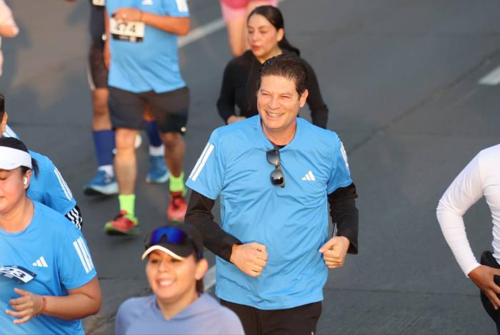 Celebra Alfonso Martínez exitosa Carrera Adidas Morelia 2026