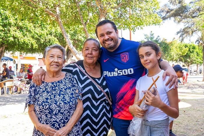 Celebra Armando Tejeda a niños de Sahuayo
