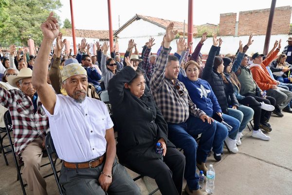 Celebra Bedolla incorporación de Huecorio a los autogobiernos