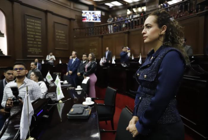 Celebra Sandra Arreola entrada en vigor reforma que permite libre acceso a personas con discapacidad con animales de asistencia