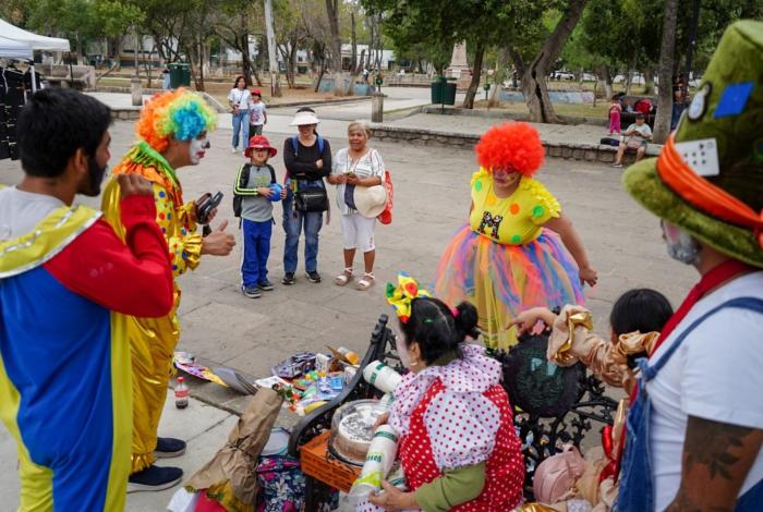 Celebración sorpresa reúne a niños entre juegos y premios