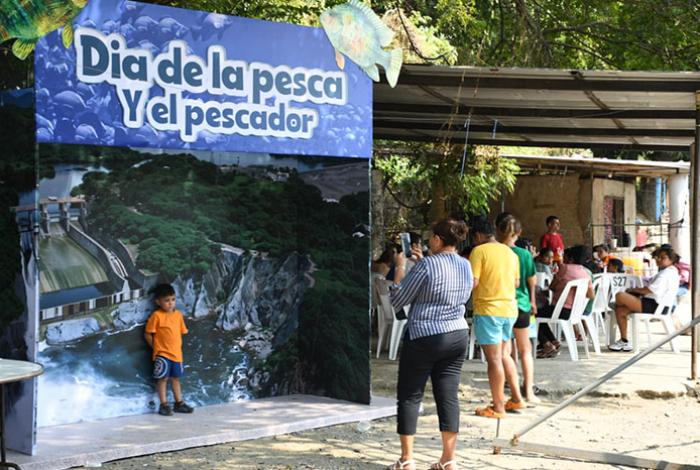 Celebran el Día de la Pesca y el Pescador en la Presa de La Villita