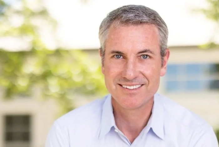 CEO de Astronomer suspendido tras escándalo en concierto