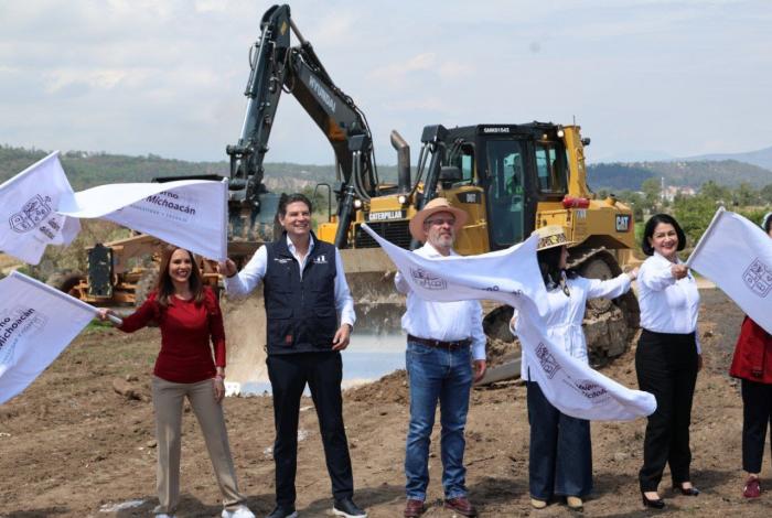 Cerca de 8 mil millones se invertirán en obra pública este año, afirma Luis Navarro