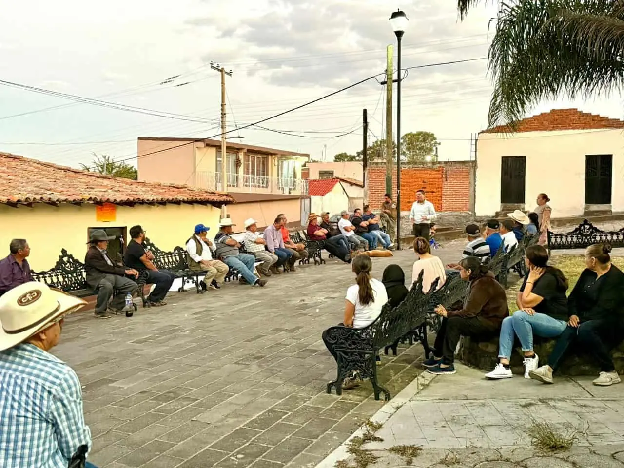 Cercano a la gente y cumpliendo compromisos: Francisco Javier Pérez Maldonado continúa trabajando por Churintzio