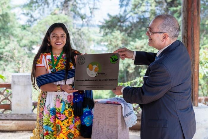 Certifican área que cuida a murciélagos en Michoacán; buscan cambiar percepción negativa