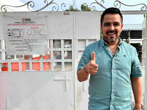  Chava Cortés emite su voto; reconoce el esfuerzo ciudadano para organizar la jornada electoral