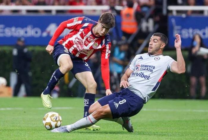 Chivas y Cruz Azul empatan 0-0 en la Ida de Cuartos de Final