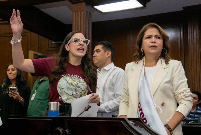 Chocan diputados por espacio de posicionamientos