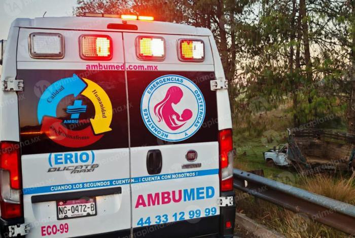 Choque contra vaca en la Siglo XXI deja dos les1onad0s