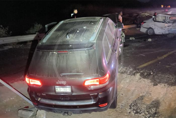 Choque de frontal entre dos vehículos deja una persona fallecida y tres lesionadas, en la Siglo XXI