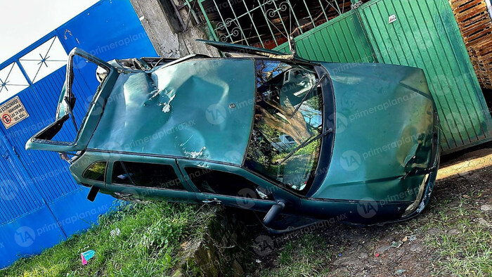 Choque deja dos lesionados en boulevard de Uruapan