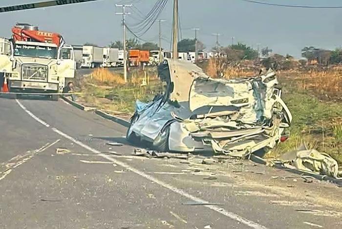 Choque en la carretera La Piedad-Yurécuaro deja saldo de 3 fallecidos y 2 heridos