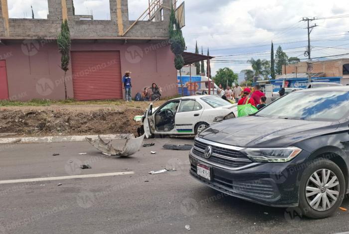 Choque en la Morelia-Pátzcuaro deja cinco lesionados