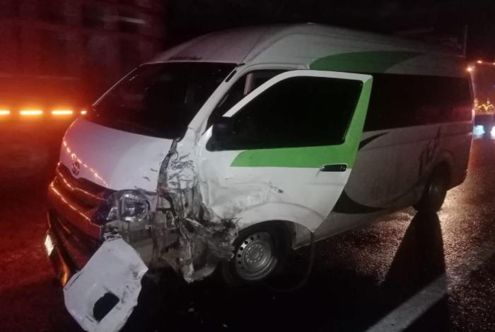 Choque múltiple en la Autopista Siglo XXI provoca caos vial en Taretan