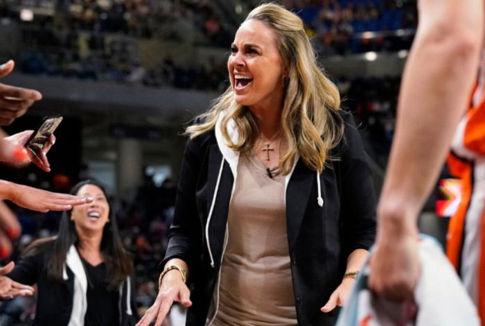 Cinco años del hito de Becky Hammon, única mujer en dirigir un partido de la NBA