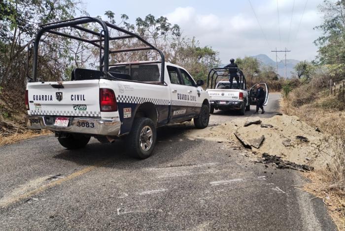 Circulación restablecida en tramo carretero Coalcomán-Aquila: SSP