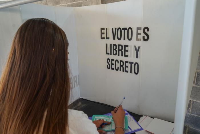 Ciudadanía puede usar apuntes o guías de votación: fiscal electoral de Michoacán