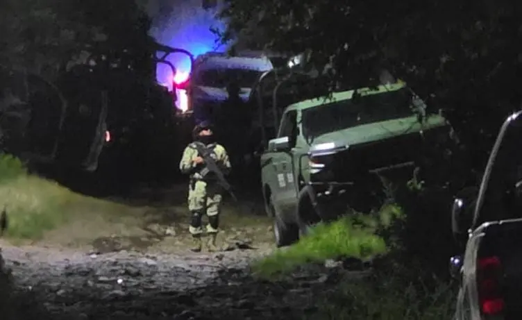 Civiles armados atacan a uniformados en Ario de Ario de Rosales
