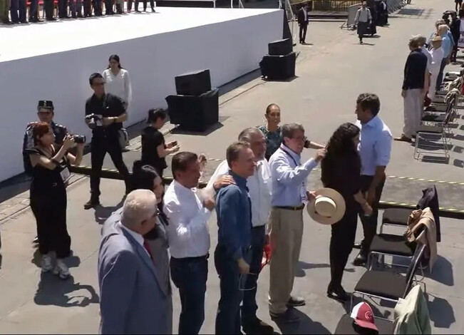  Claudia Sheinbaum minimiza incidente con morenistas en mitin del Zócalo