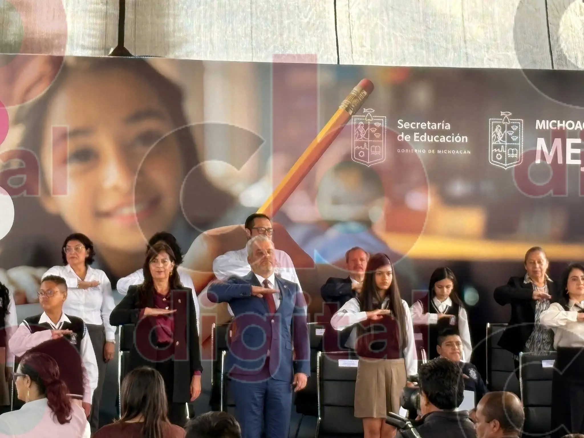 Clausuran ciclo escolar 2024-2025 en Michoacán con obras y logros históricos en educación