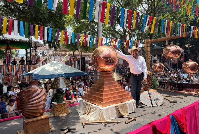 Cobre martillado, cultura y tradición reúnen a visitantes en Santa Clara del Cobre