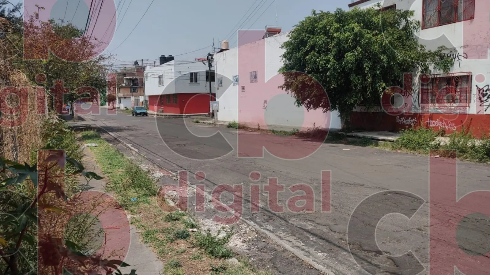 Colonos de Prados Verdes se alistan para la llegada de las fuertes lluvias en Morelia