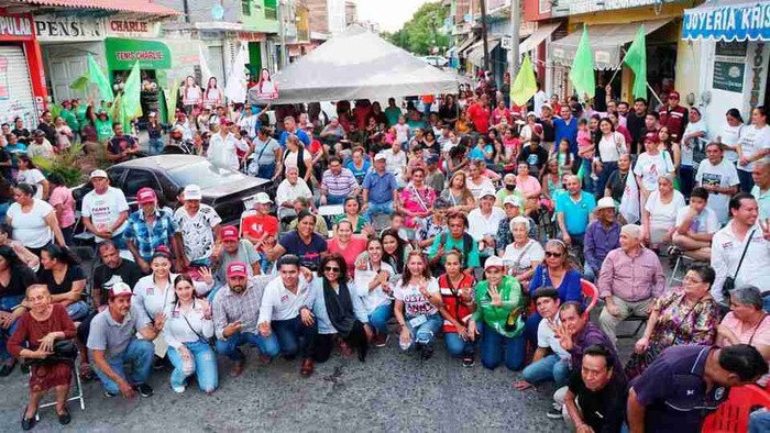 Comerciantes y microempresarios cierran filas con Fanny Arreola