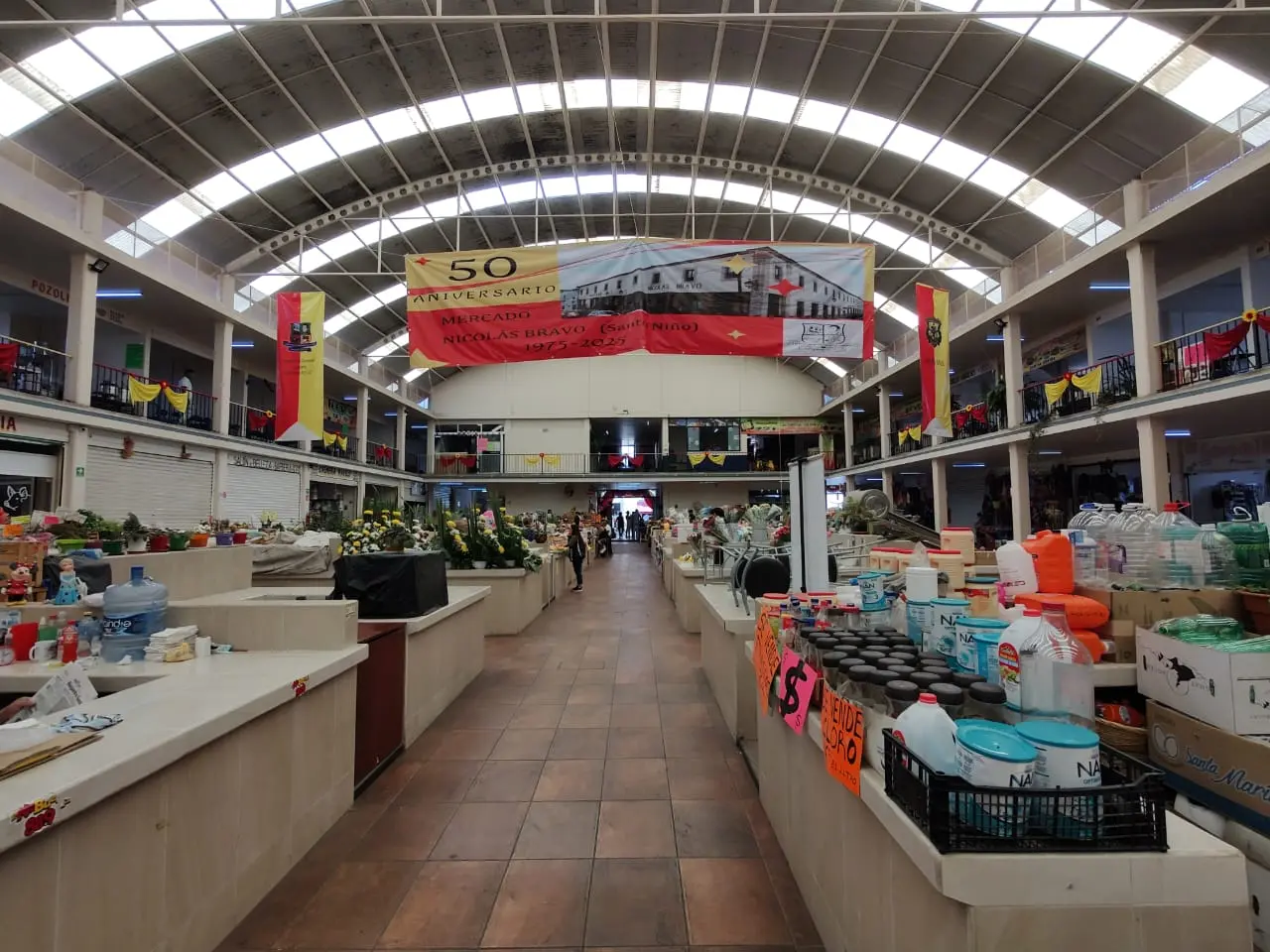 Comerciantes y visitantes aplauden labores de limpieza en Mercado Nicolás Bravo