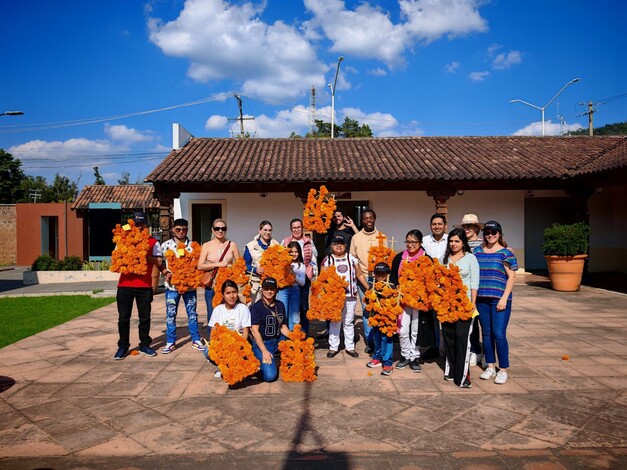  Comunidad sorda de Michoacán y Oaxaca viven la experiencia de Semana de Muertos