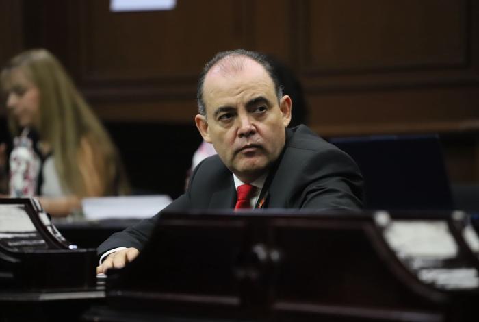 Con 2 votos en contra, se oficializa designación de Balta Gaona