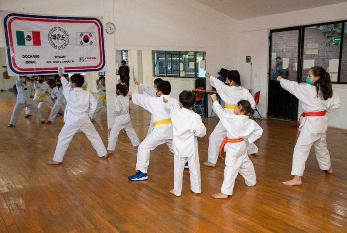 Con centros comunitarios DIF Michoacán fortalece tejido social