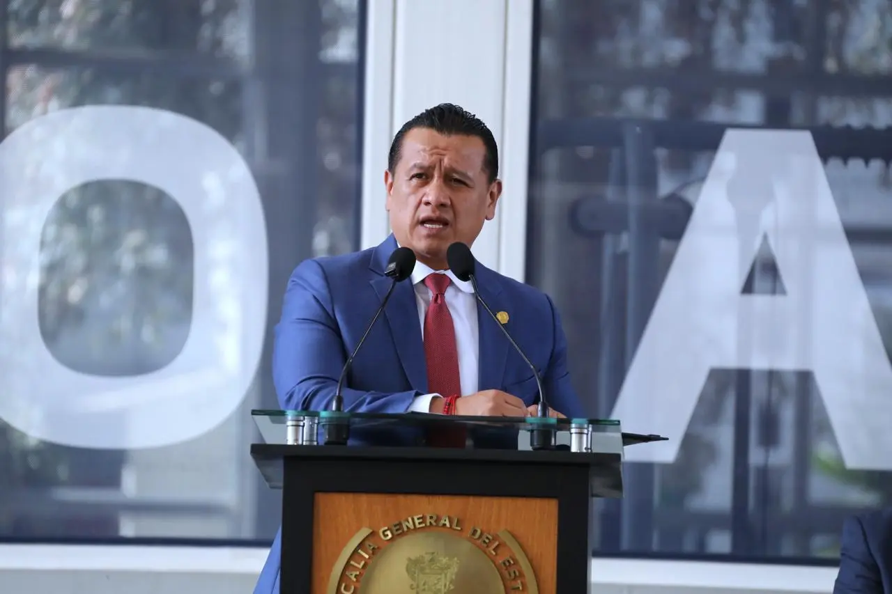 Con entrega de equipo de computo se fortalece la atención a víctimas, afirma Carlos Torres Piña