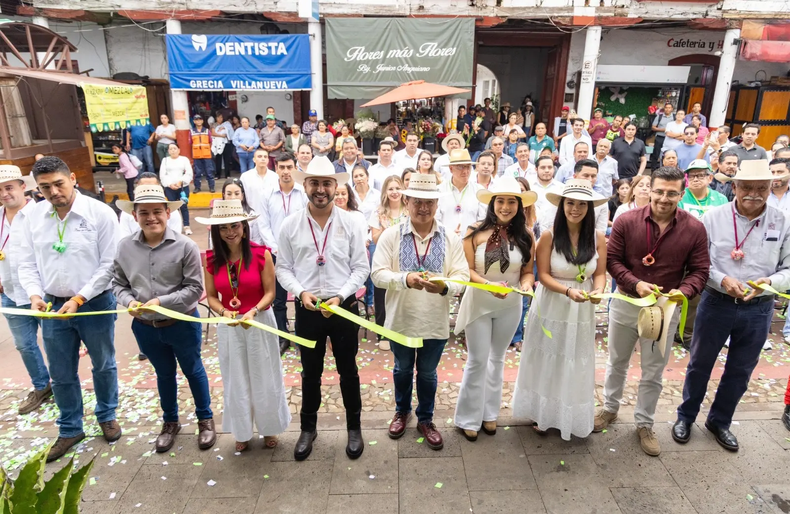 CON GRAN ÉXITO INAUGURA YOHANA MENDOZA LA EXPO FERIA DEL MEZCAL, OLLA PODRIDA Y COCADA ARIO 2025.