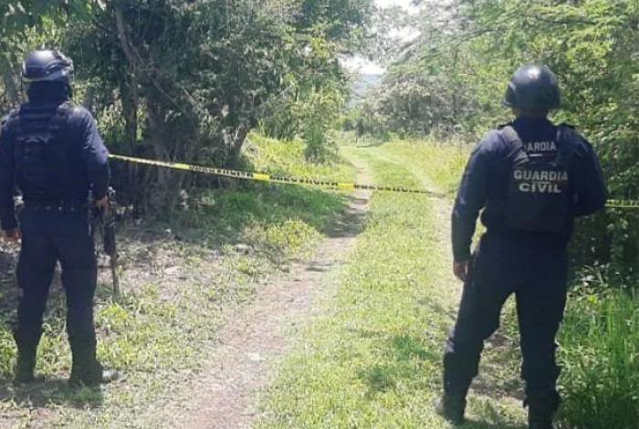 Con huellas de tortura encuentran cadáver de un hombre en Turicato