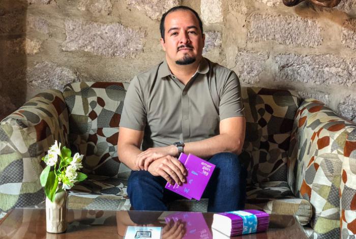 Con zombies en la Revolución Mexicana y fantasmas en Michoacán, Héctor Jiménez inicia en la literatura emergente