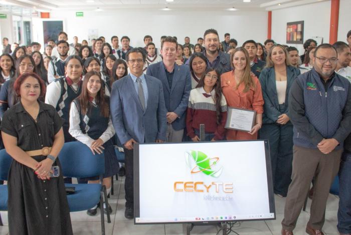 Concluyen 84 estudiantes del Cecytem el programa de Educación Dual
